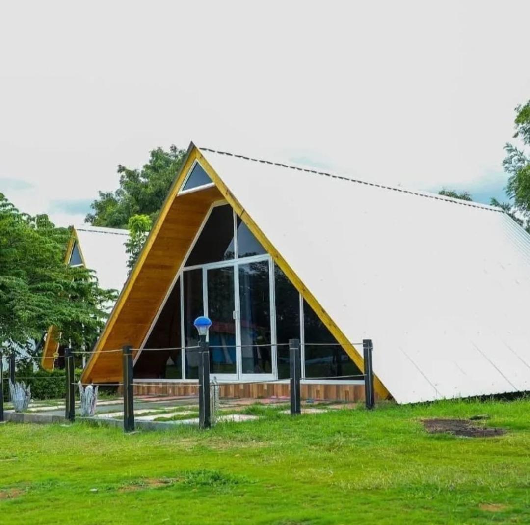 Dejavoo Hotel Gādigarpālya Bagian luar foto